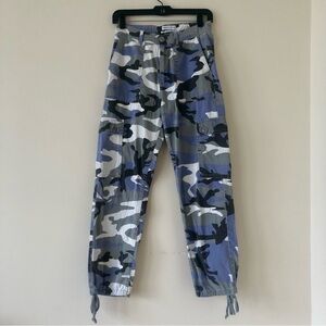 Urban Outfitters Blue Camo Cargo Pants size 0